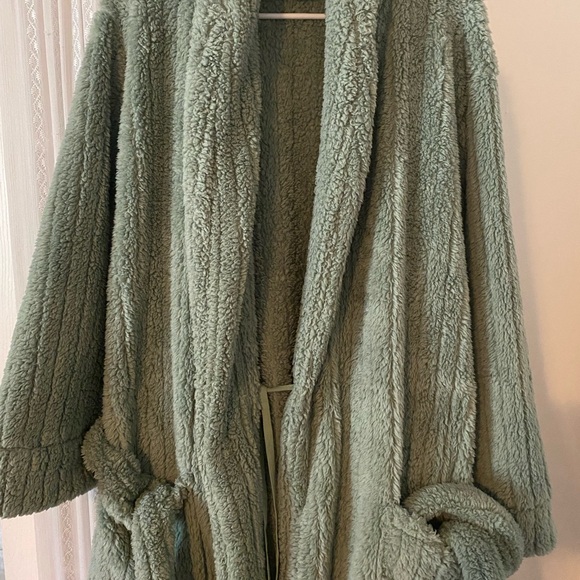 World Market Soft Robe - Picture 3 of 5